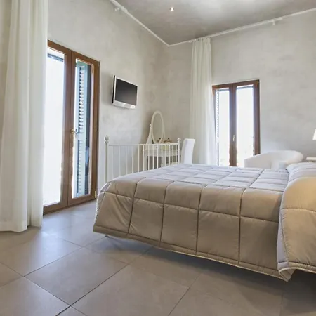 Bed & Breakfast Relais La Pretura 4*